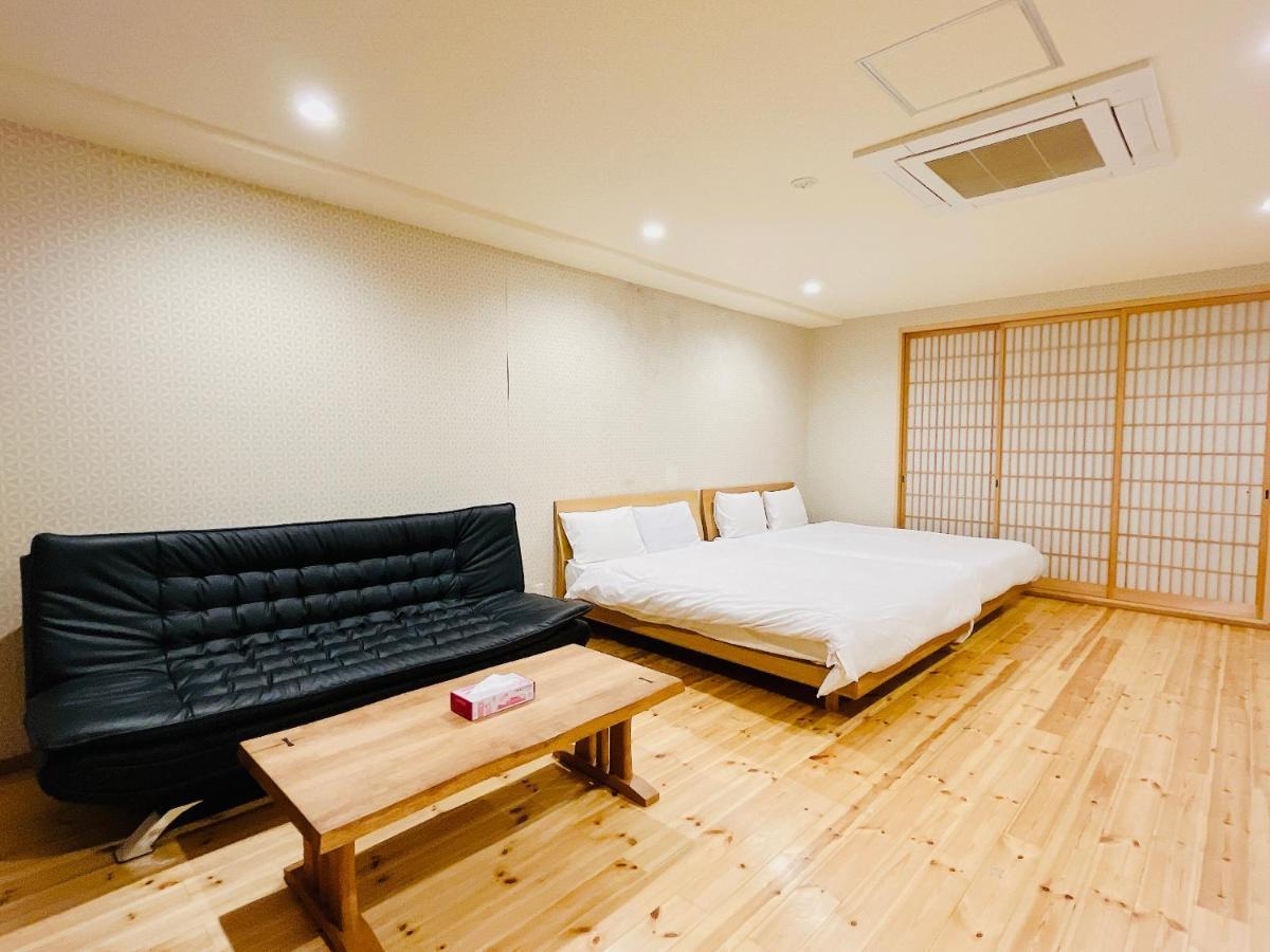 Shimanouchi Luxury Apartment Osaka Bagian luar foto